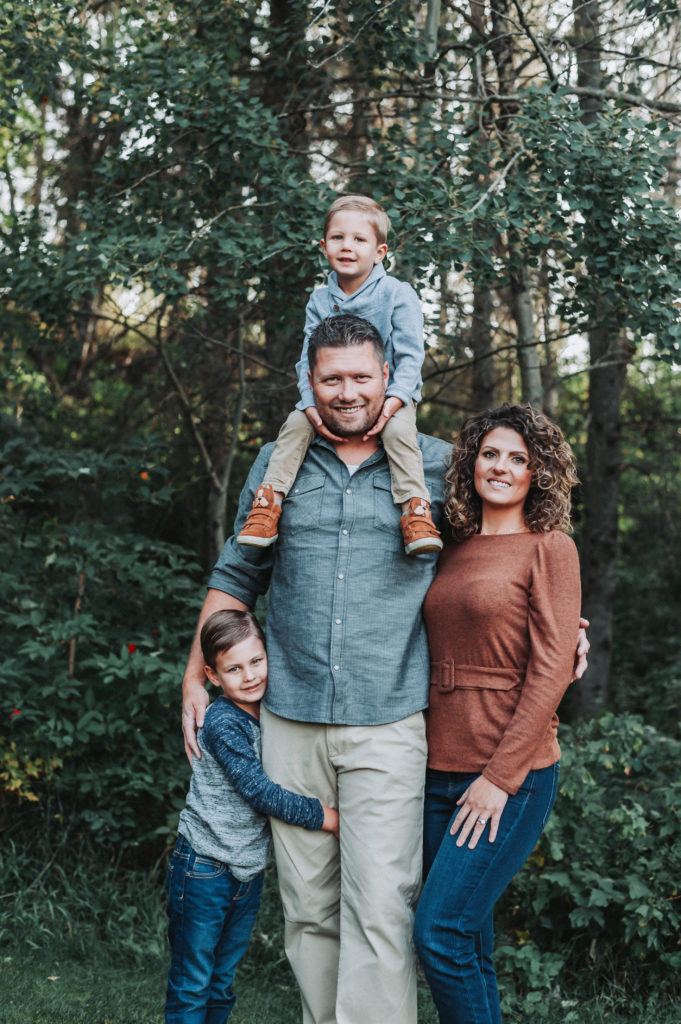 Red Deer AB River Bend Family Photographer